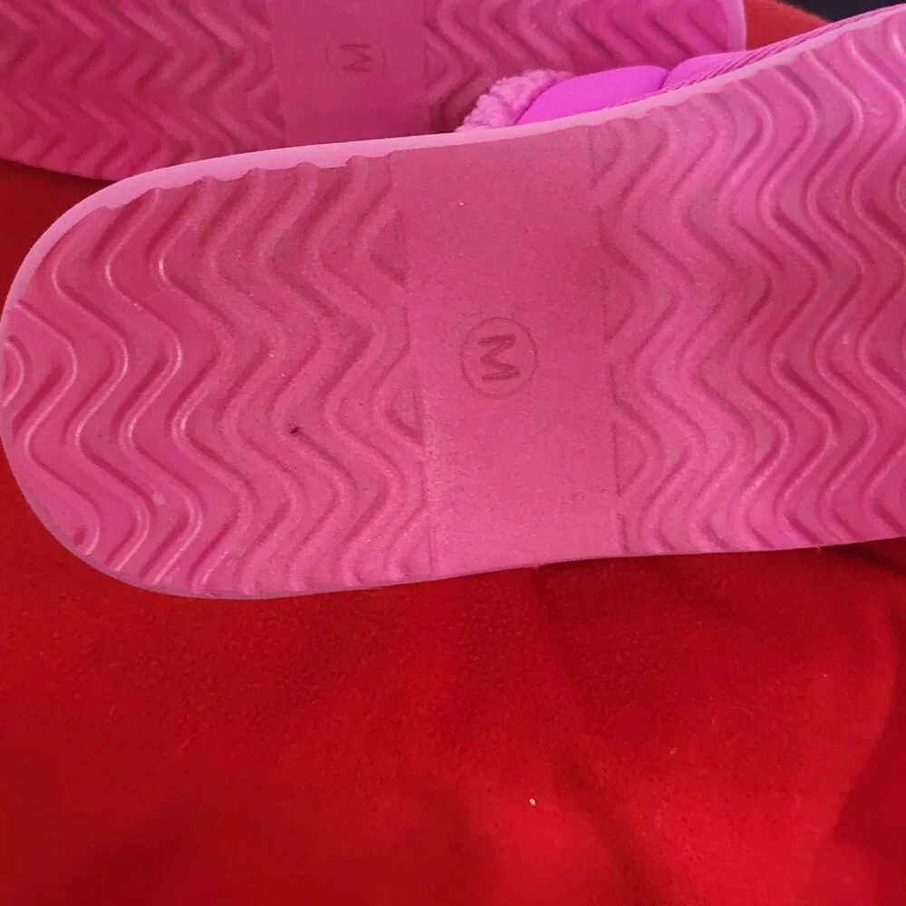Wondershop at Target Kids Pink Faux Fur Lined Cushion Charlie Slipper Size M 2-3
